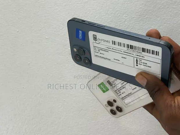 Apple iPhone 12 Pro 128 GB Blue · Photo 1