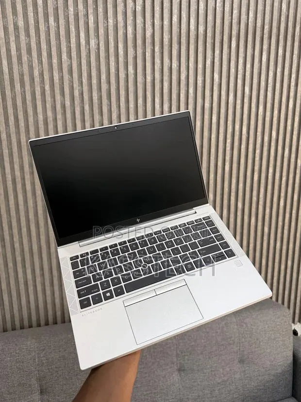 Laptop HP EliteBook 845 G7 8GB AMD Ryzen 5 SSD 256GB · Photo 1