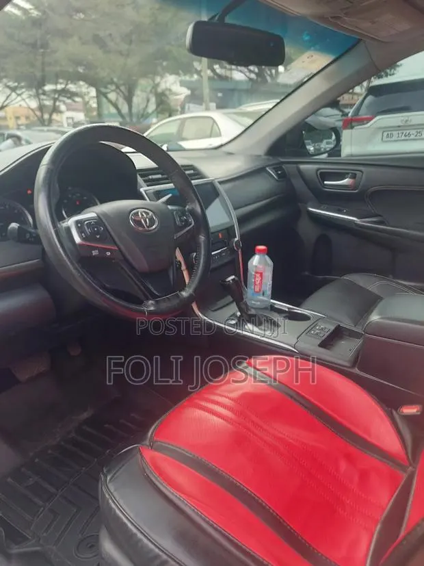Toyota Camry XLE 4dr Sedan (2.5L 4cyl 6A) 2015 White · Photo 1
