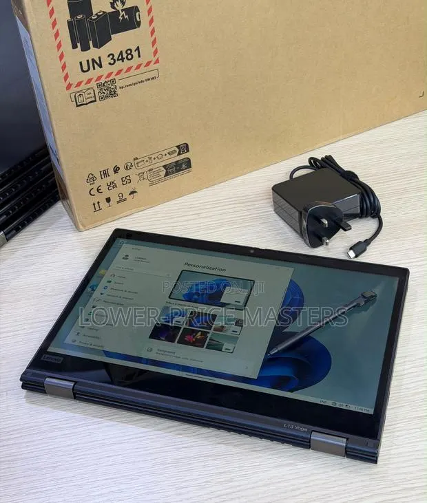 New Laptop Lenovo IdeaPad Yoga 13 4GB Intel Core i3 SSD 128GB · Photo 1