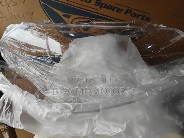 Toyota Vitz 2014/2015/2016 Headlight Cover · Photo 4