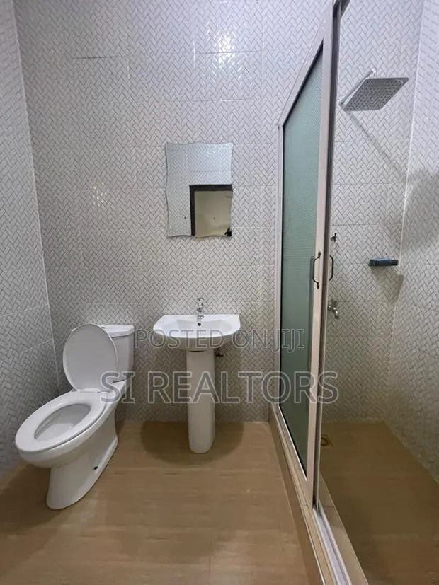 3bdrm Bungalow in Lashibi, Spintex for rent · Photo 4