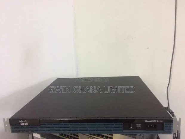 Cisco CISCO2901/K9 2-Port Gigabit Wired Router · Photo 1