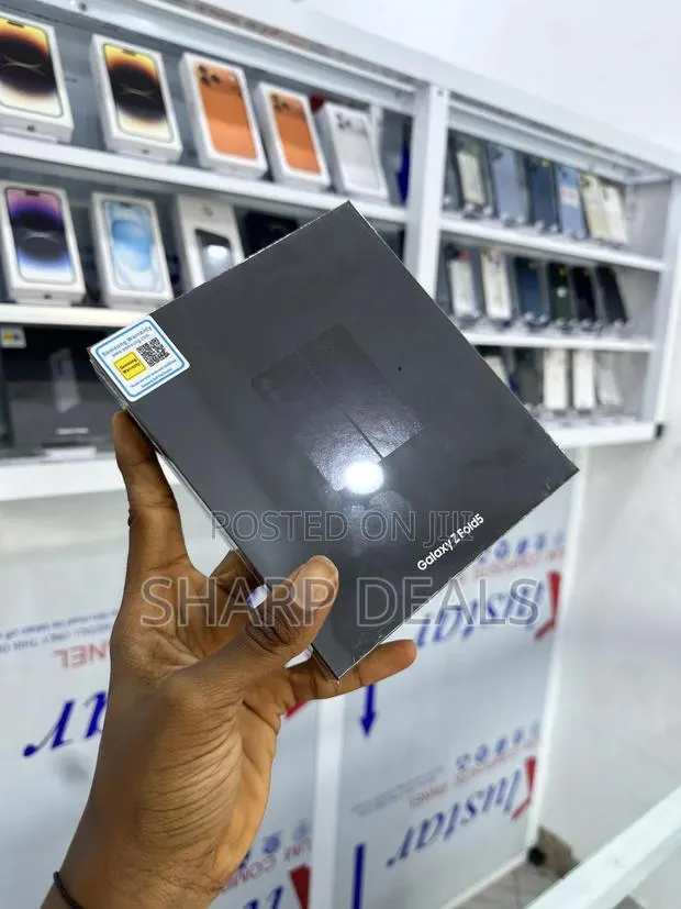 New Samsung Galaxy Z Fold 5 256 GB Black · Photo 1