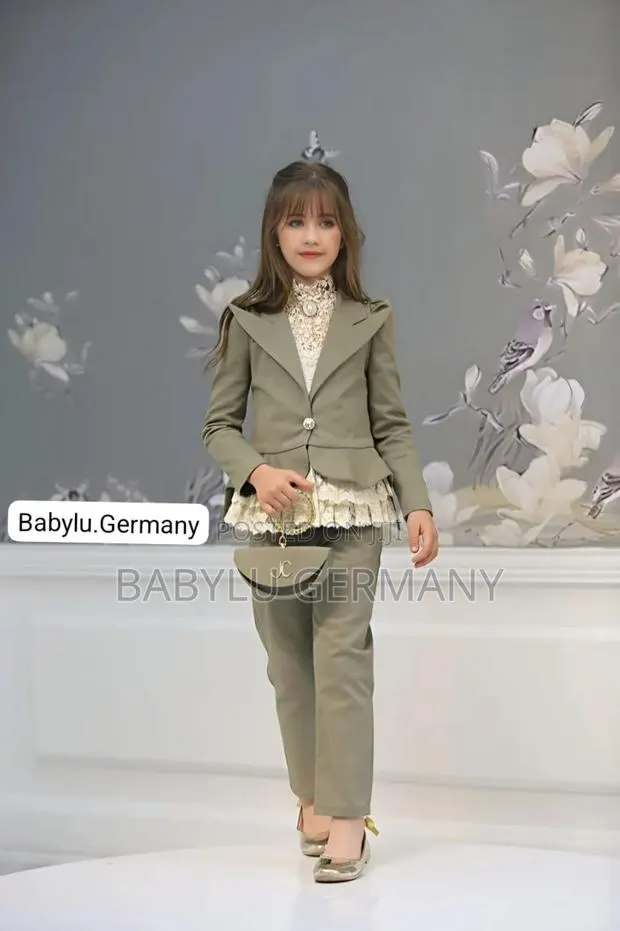 Complete Girl Suit Set ; Turkey Imported · Photo 1