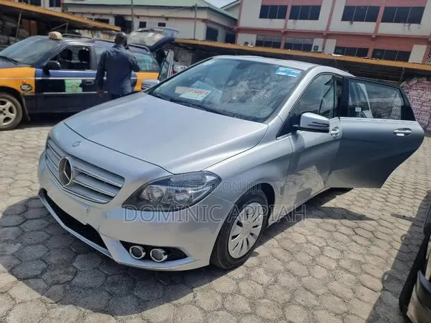 Mercedes-Benz B-Class B180 Diesel 2013 Silver · Photo 1