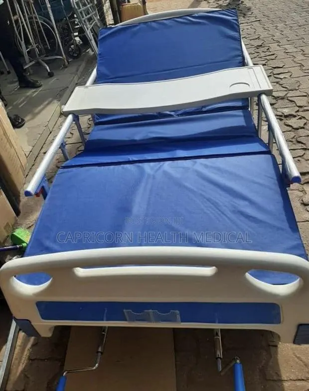Two Cranks Hospital Bed · Photo 1