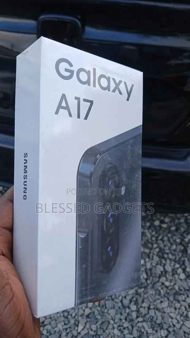 New Samsung Galaxy A17 256 GB White · Photo 1