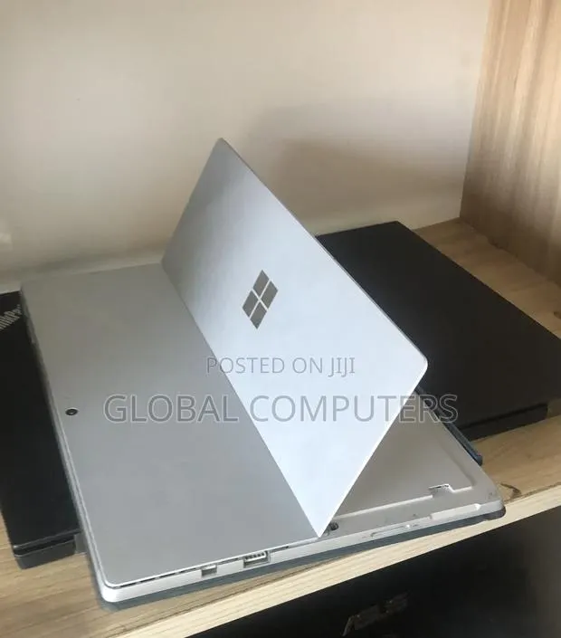 Laptop Microsoft Surface Pro 4GB Intel Core M3 SSD 128GB · Photo 1