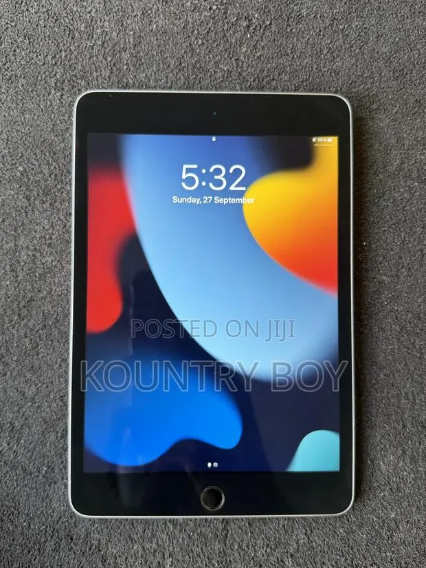 New Apple iPad mini 4 128 GB Gray · Photo 1