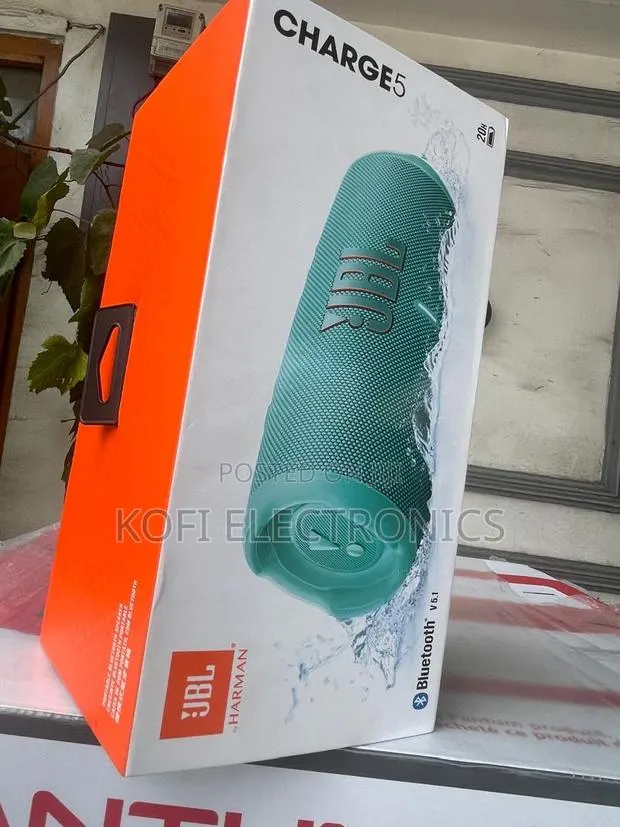 Ubl Charger 5 Astrocharge Nebula-Wave Audio Engine · Photo 1