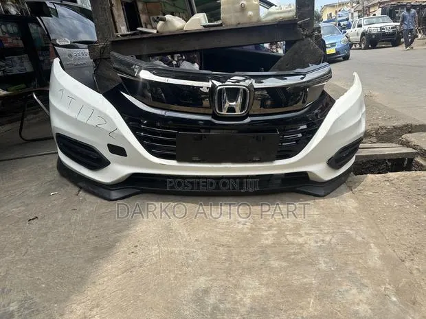 Honda HR-V 2019-2020 Front Bumper Complete Available · Photo 1