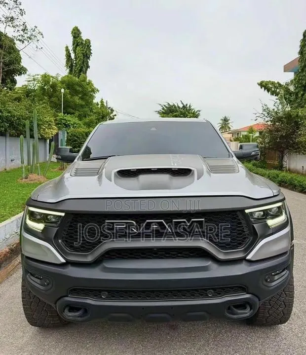 Dodge RAM 2024 Gray · Photo 1