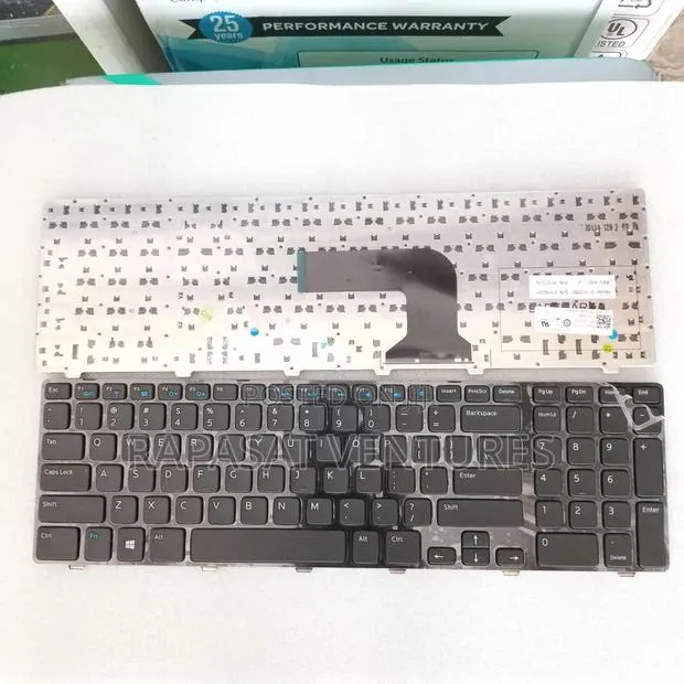 Dell Inspiron 17 3721 17R 5721 Keyboard · Photo 1