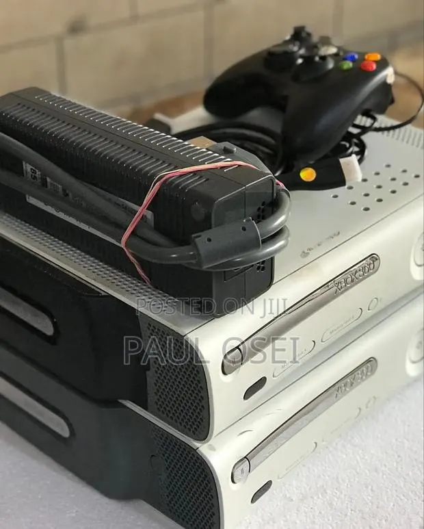 Xbox 360 With 10 Games Installed · Photo 1