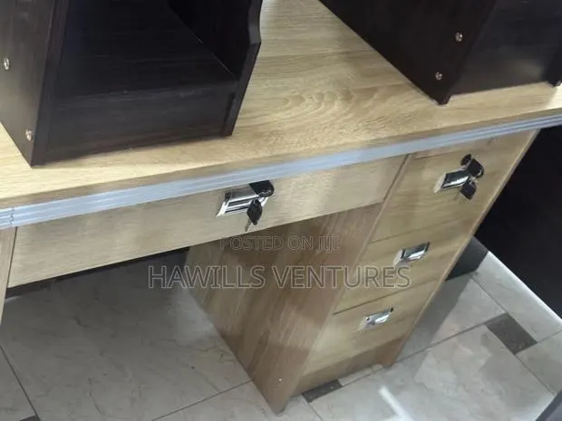 Learning Table · Photo 1