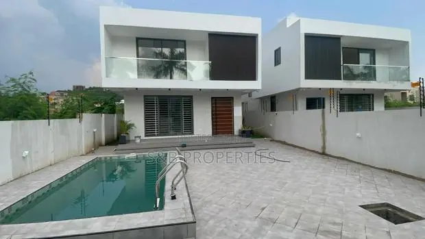 5bdrm House in Kwabenya for sale · Photo 1