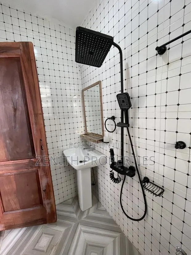 1bdrm Apartment in Zenith Properties, Dansoman for rent · Photo 1