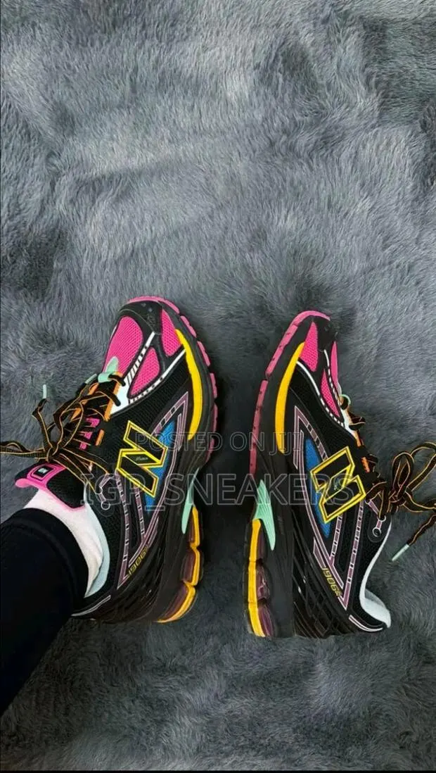 New Balance 1906 · Photo 1