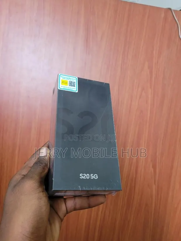New Samsung Galaxy S20 128 GB · Photo 1