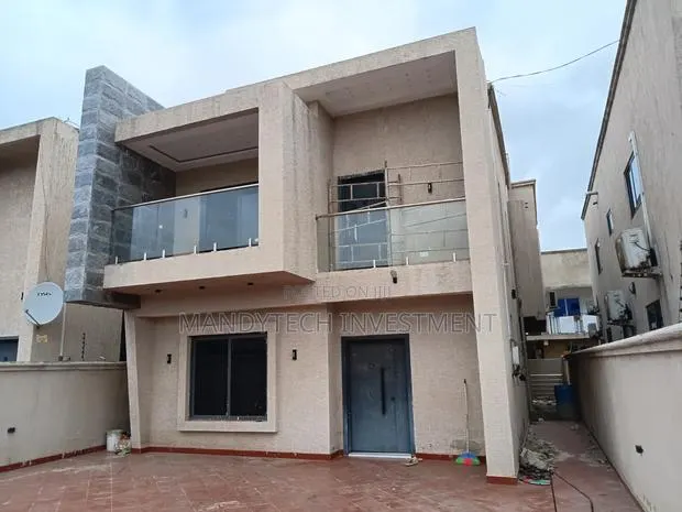 4bdrm Mansion in Lake Side Estate for sale · Photo 1