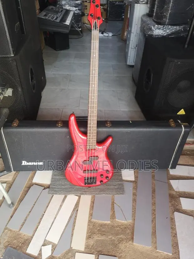 Ibanez SR800LE Soundgear Electric Bass Guitar · Photo 3