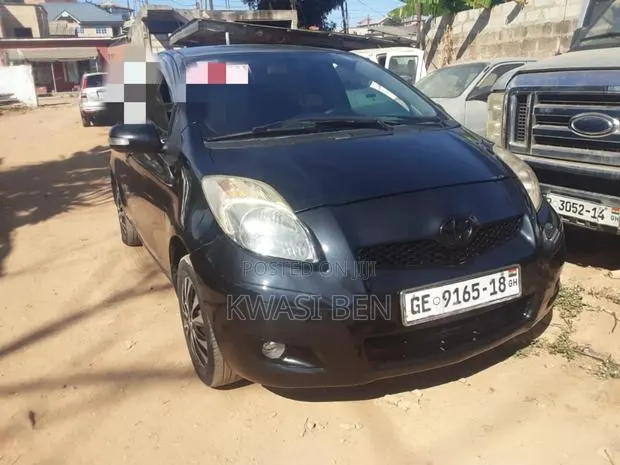 Toyota Vitz 2010 Black