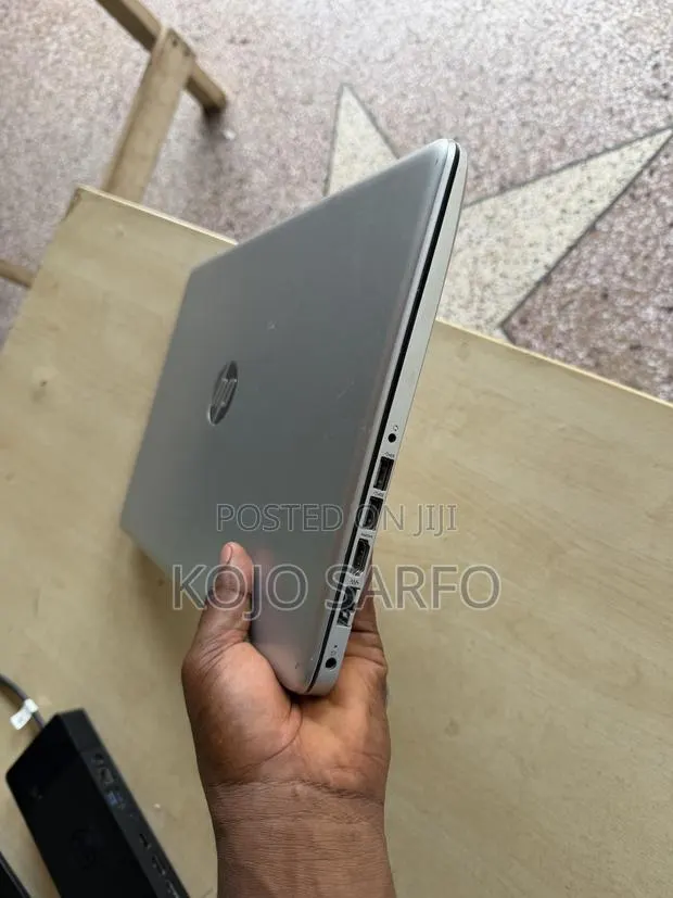 Laptop HP 15-da2933nia 8GB Intel Core i5 SSD 256GB · Photo 1