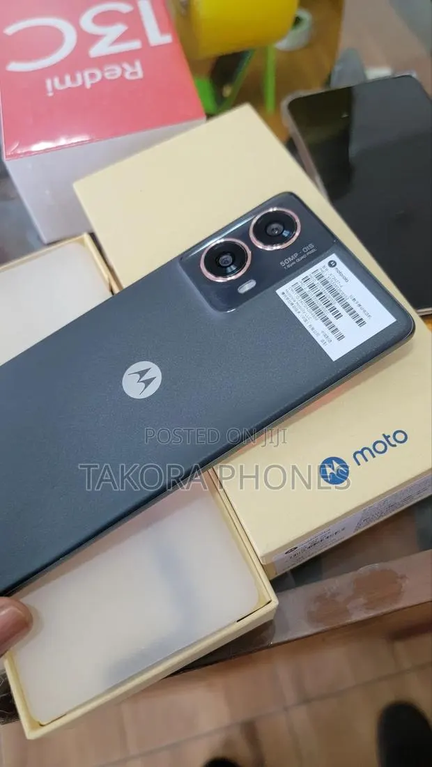 New Motorola Edge (2024) 256 GB Gray · Photo 1