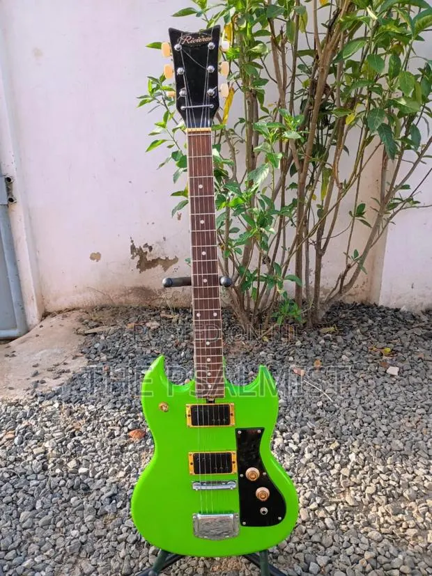 The Riviera Epiphone Vintage Lp Guitar · Photo 1