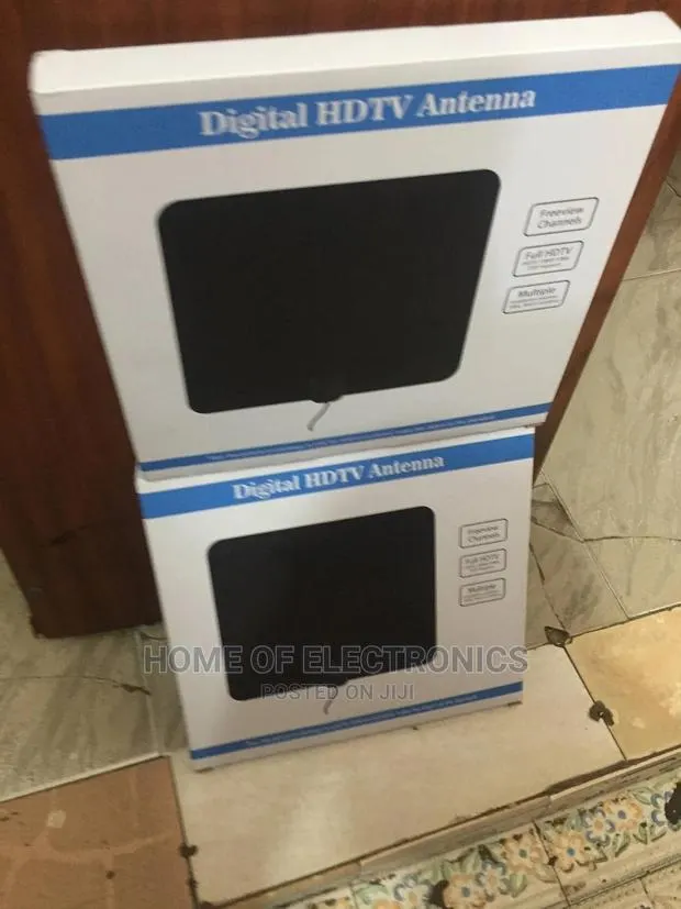 Flat Thin Digital HD TV Indoor Antenna · Photo 1