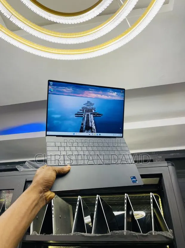 Laptop Dell XPS 13 9320 16GB Intel Core i7 SSD 512GB · Photo 1