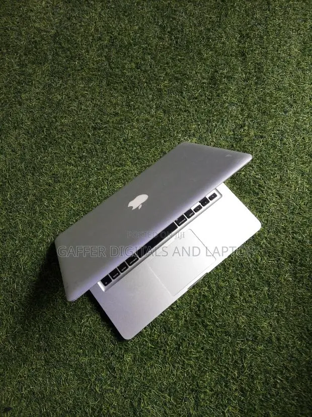 Laptop Apple MacBook Pro 2012 4GB Intel Core I5 HDD 500GB · Photo 1