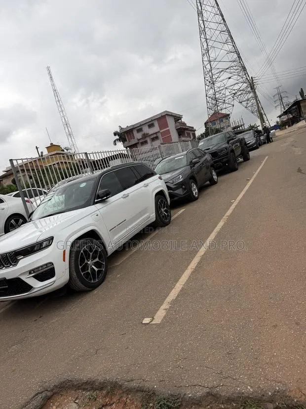 Jeep Grand Cherokee 4xe Summit Reserve 4WD 2023 White · Photo 1
