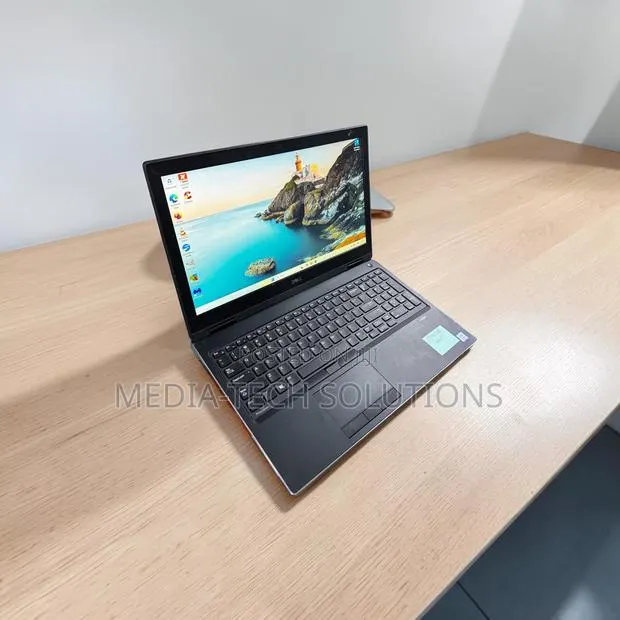 Laptop Dell Precision 7530 16GB Intel Core i7 SSD 256GB · Photo 1