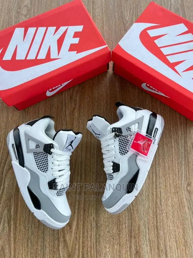 Nike Retro 4 · Photo 1