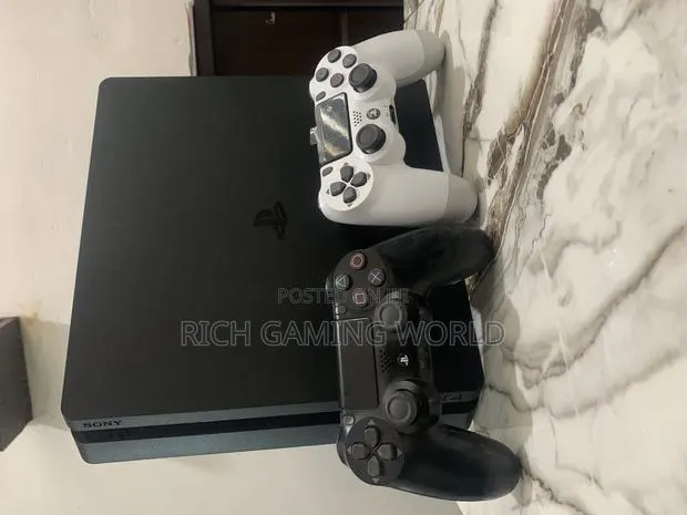 Ps4 Slim 10 Games Two Controllers (Jailbreak) · Photo 1