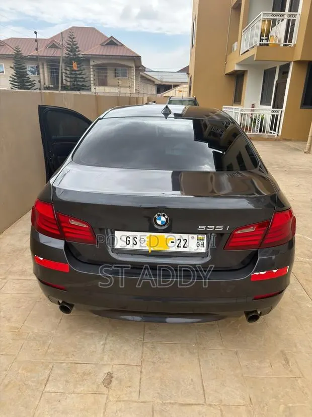 BMW 535i 2011 Gray · Photo 1