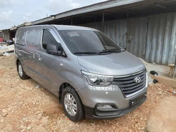 Hyundai Starex 2020 Grey · Photo 1