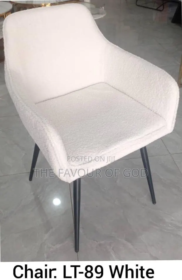 A Beautiful Comforting Sofa Chair · Photo 1