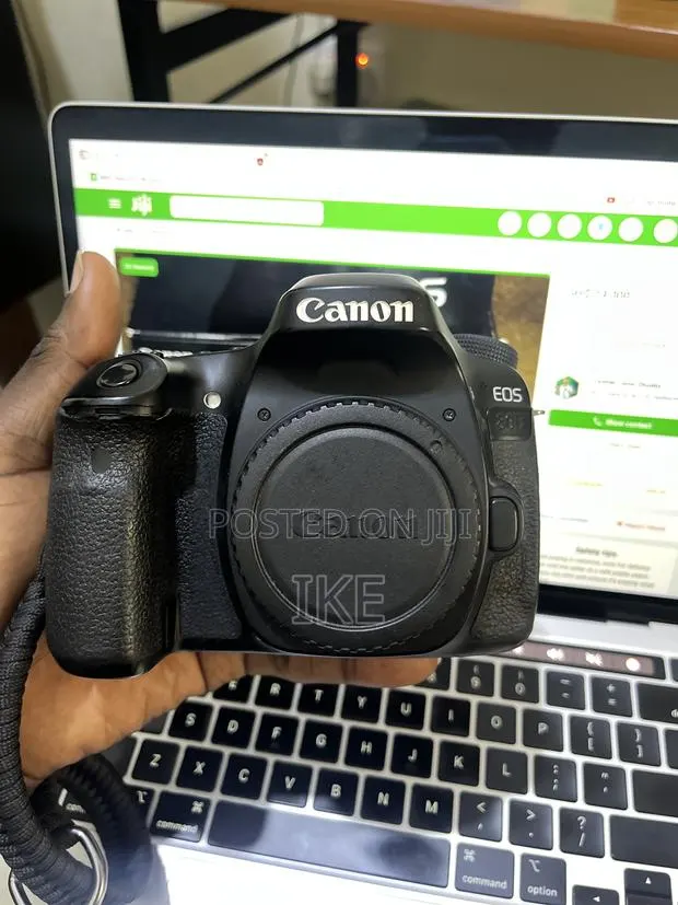 Canon Eos 80d With 18-55mm Kit Lens · Photo 1