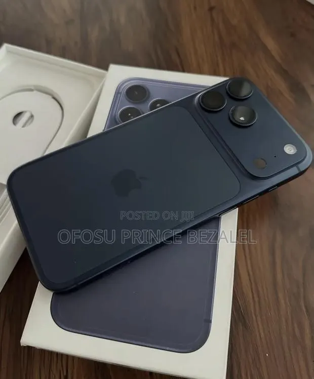 Apple iPhone 17 Pro Max 512 GB Blue · Photo 1
