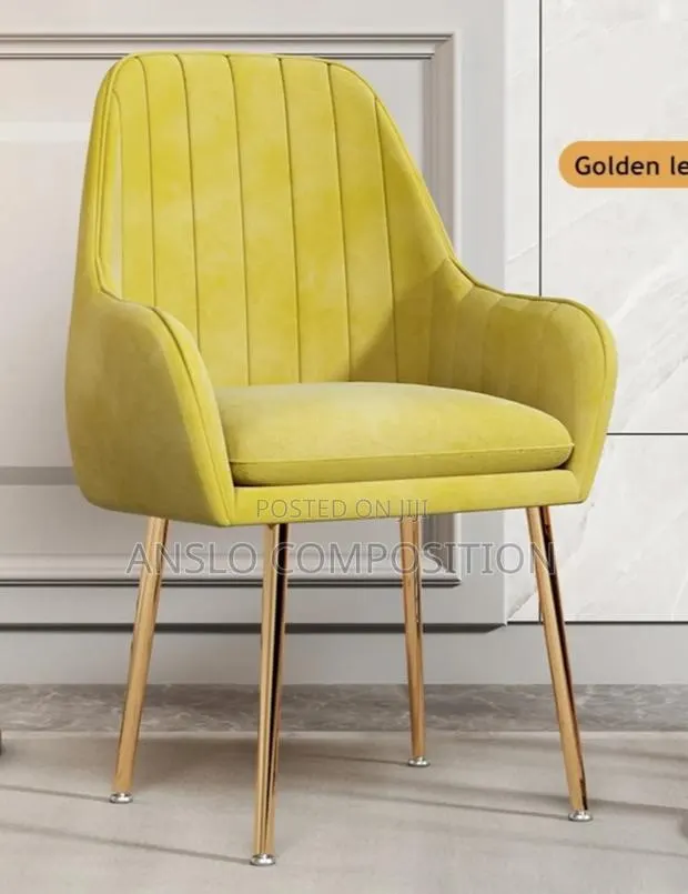 Velvet Dinning Chair · Photo 1