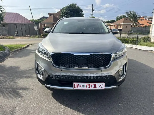 Kia Sorento 4dr SUV 2016 Gray · Photo 1