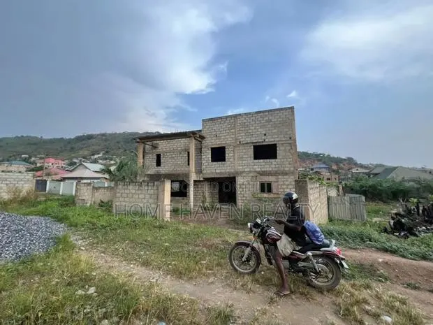 4bdrm House in Abuom, Kwabenya for sale · Photo 1