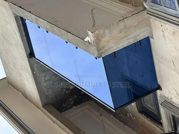 Stainless Frameless Design · Photo 1
