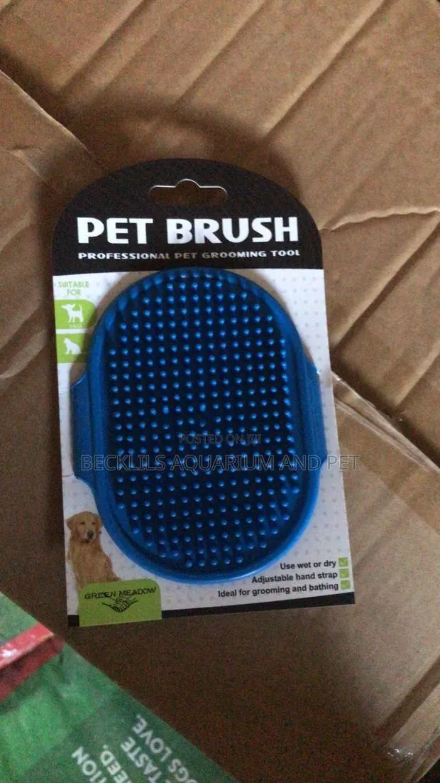Pet Bath Brush · Photo 1