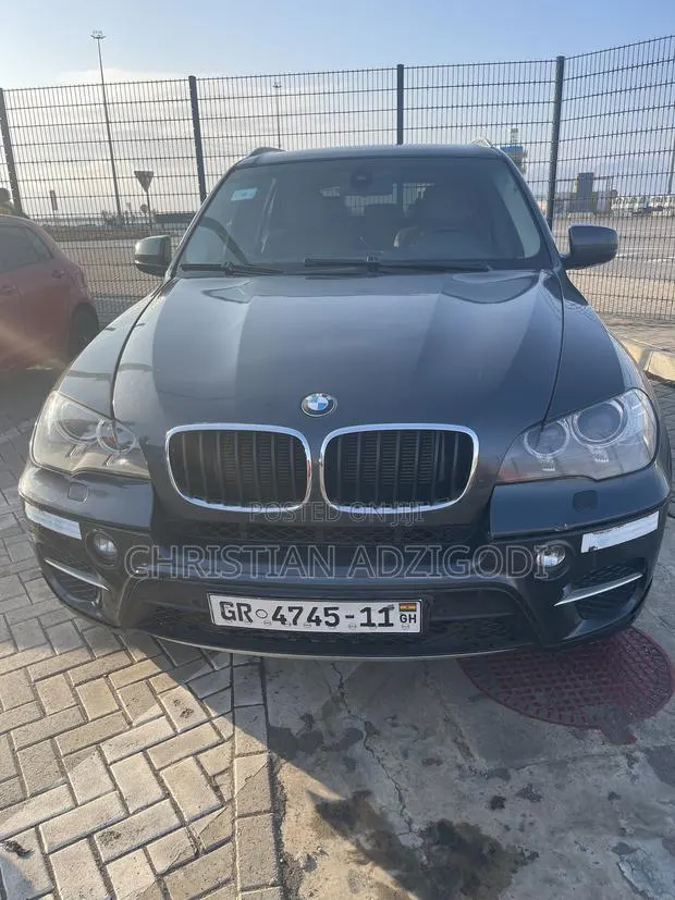 BMW X5 2010 Black · Photo 1