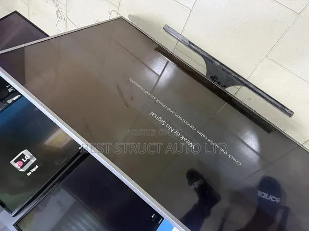 Samsung 55 Inches Smart · Photo 1