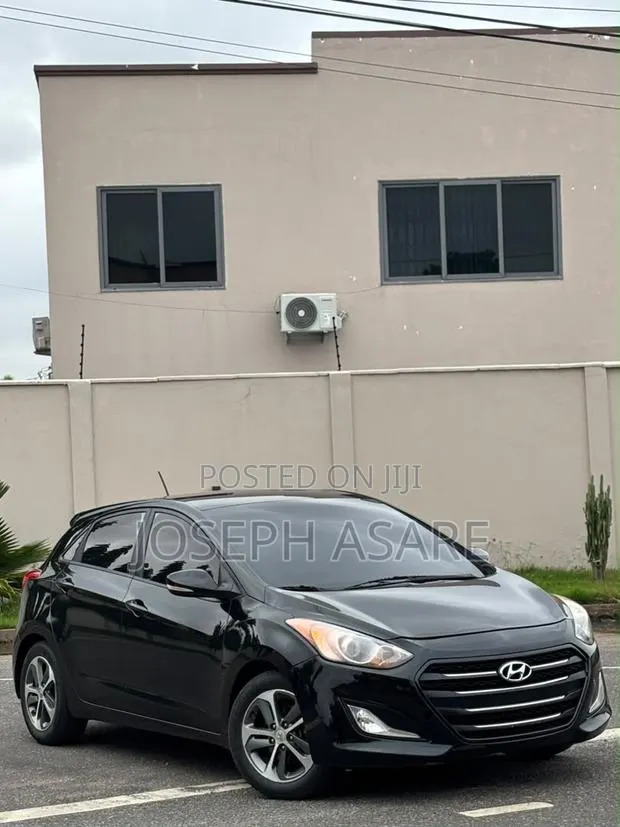 Hyundai Elantra 2016 Black · Photo 1